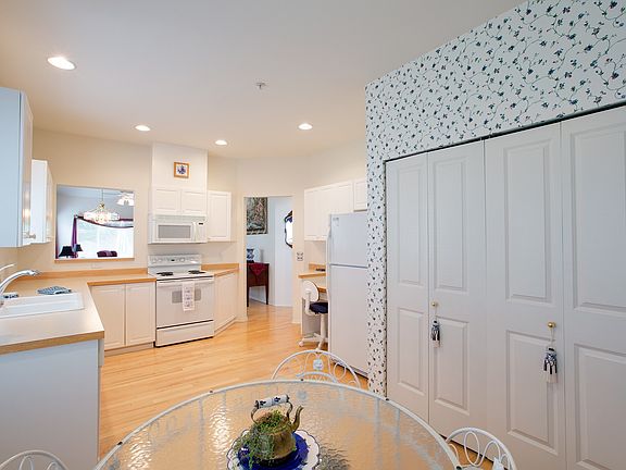 2nd image of 22215 43rd Ave S #4-1