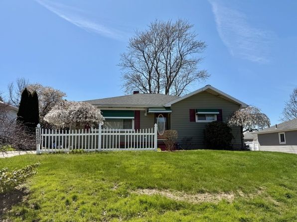 4236 Bird Dr, Erie, PA 16510