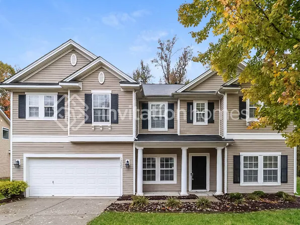 13025 Blaze Manor Ln, Charlotte, NC 28215