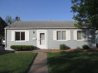 1120 40th St, Moline, IL 61265