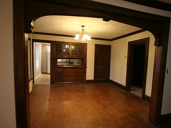 5th image of 1719 Ross Ave #1