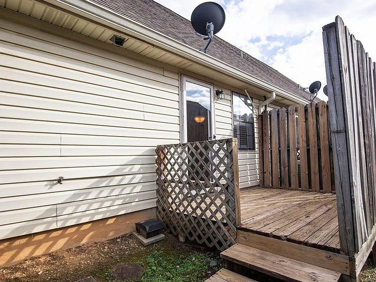 931 Bradley Bell Dr — Photo 18