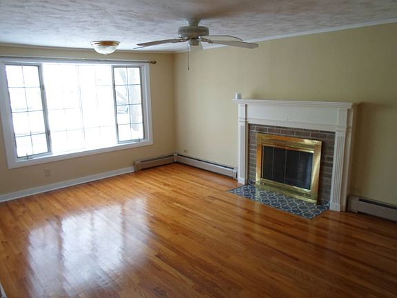 2nd image of 8 Linden Ave