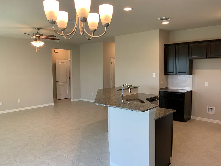 1607 Curlew Ln — Photo 4