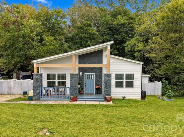329 W F St, Newton, NC 28658