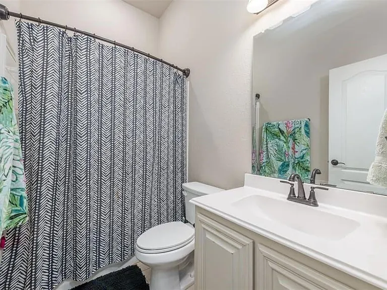 1044 Kingston Dr — Photo 15