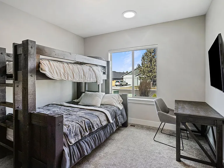 2247 NE Indigo Ln — Photo 6