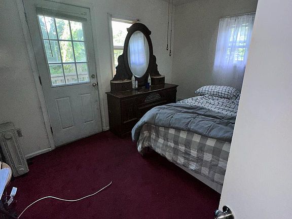 5th image of 107 Ash St