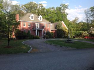 2 Fox Tale Dr, Johnston, RI 02919