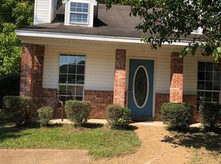 2049 Fox Hill Ln, Jackson, MS 39272