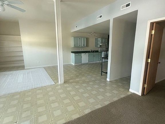 3rd image of 917 W Clark St