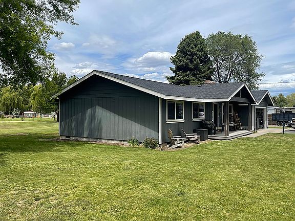 3rd image of 2383 NW Hackamore Ln