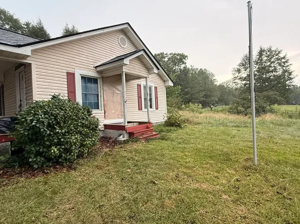 1288 Rose Ln, Toccoa, GA 30577