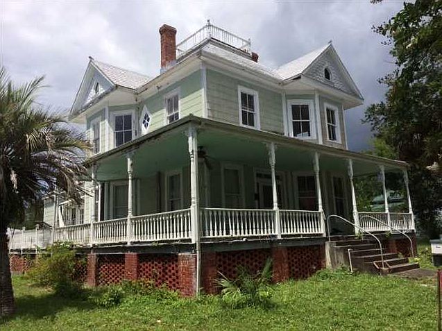 1st image of 146 4th St