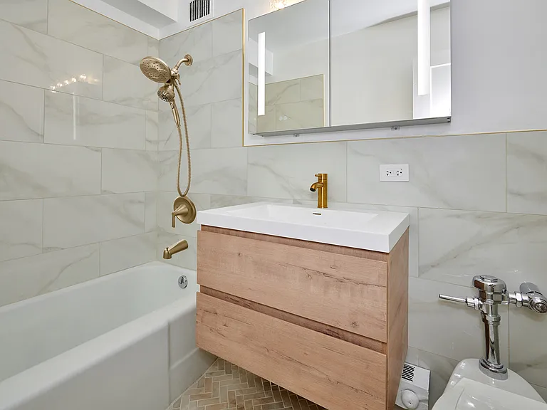 6118 N Sheridan Rd #707 — Photo 10