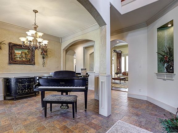 3rd image of 2141 Farrington Ln