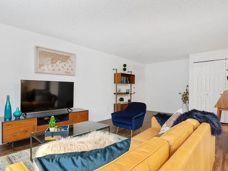 South Winds Apartments — Photo 13