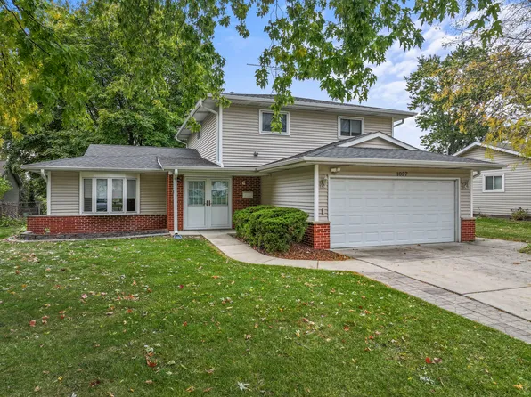 1027 Duxbury Ln, Schaumburg, IL 60193