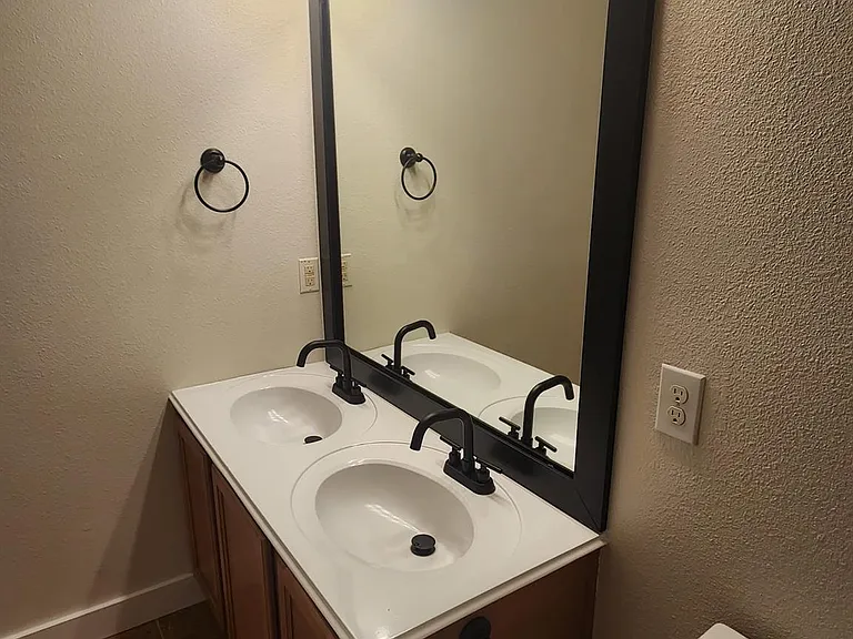 4519 Woodspring Glen Ln — Photo 33