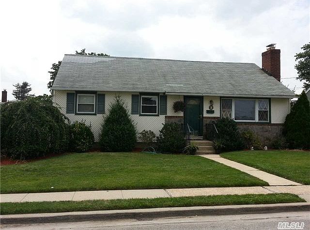 1st image of 2 Carlton Pl
