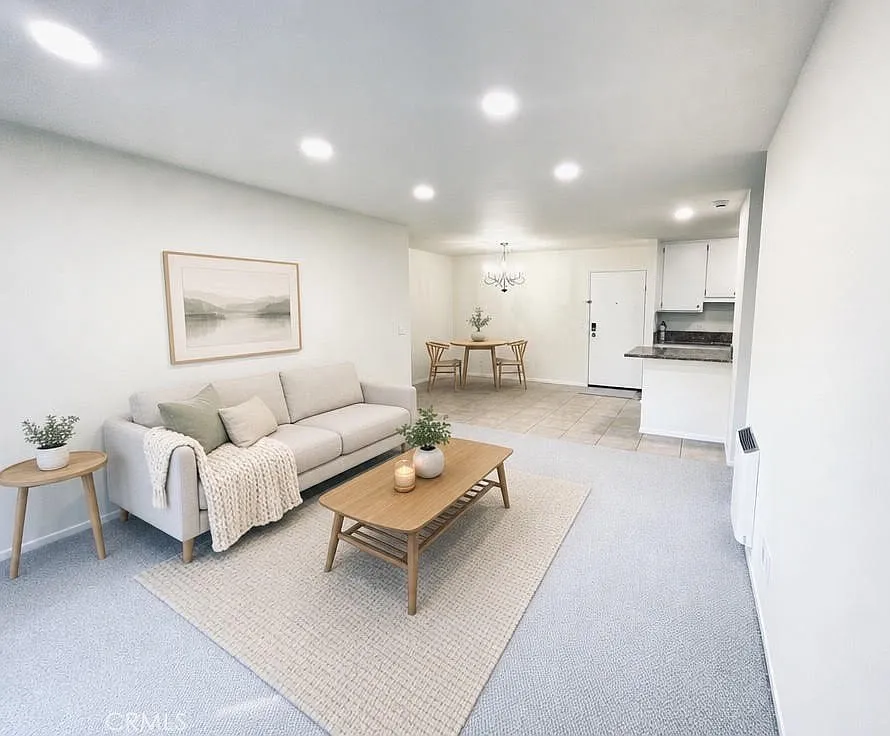 2 bed, 951 sqft, $3,000 — Photo 1