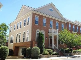 1871 Amberwood Manor Ct, Vienna, VA 22182