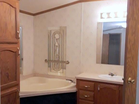 4th image of 163 Driscoll Ct