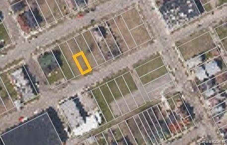 2nd image of 625 Custer St