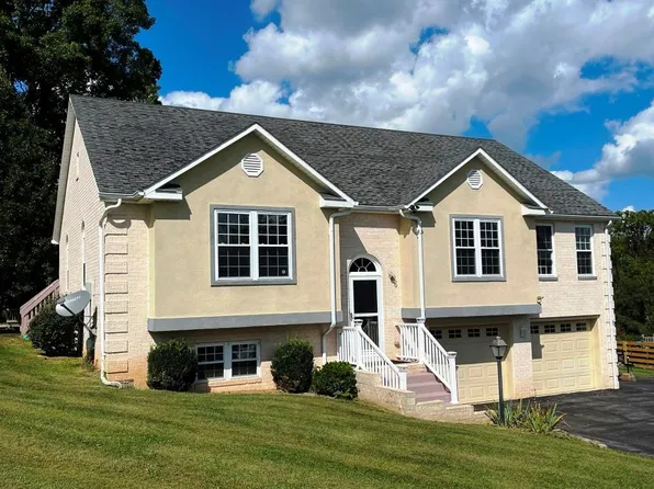 850 Wytheview Dr, Wytheville, VA 24382