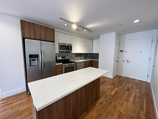 Rented by Marquis Real Estate Services | media 11