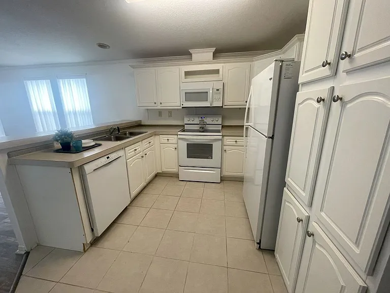 20 Glen Cove Ct #46 — Photo 4