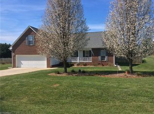 185 Cedarwood Pl, Mocksville, NC 27028