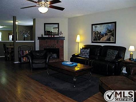 4th image of 1613 Flagstone Ln
