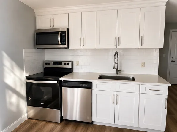 886 Maple Ave #1, Hartford, CT 06114