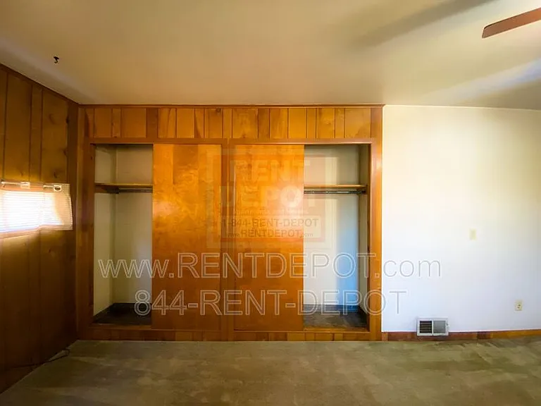 2719 Vogel Rd — Photo 11