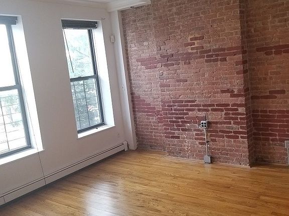 3rd image of 712 Washington Ave #2A