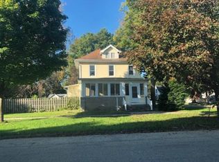 615 Main St, Henry, IL 61537