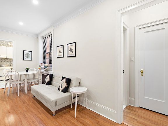 5th image of 1015 Washington St APT 31