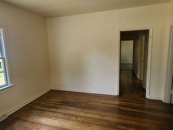 5th image of 1213 Water St