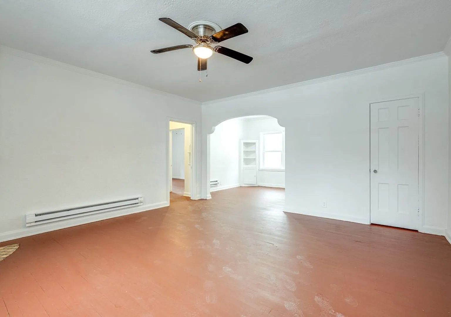 2828 South Moreland Blvd — Photo 3
