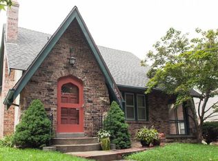 320 E Winthrope Rd, Kansas City, MO 64113