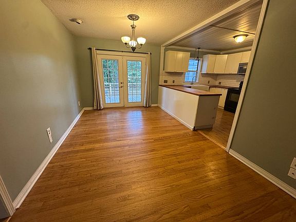 5th image of 905 Highland Cir