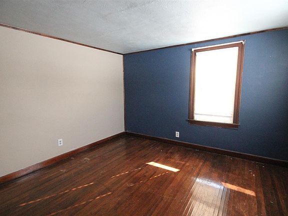 4th image of 56803 Greenlawn Ave