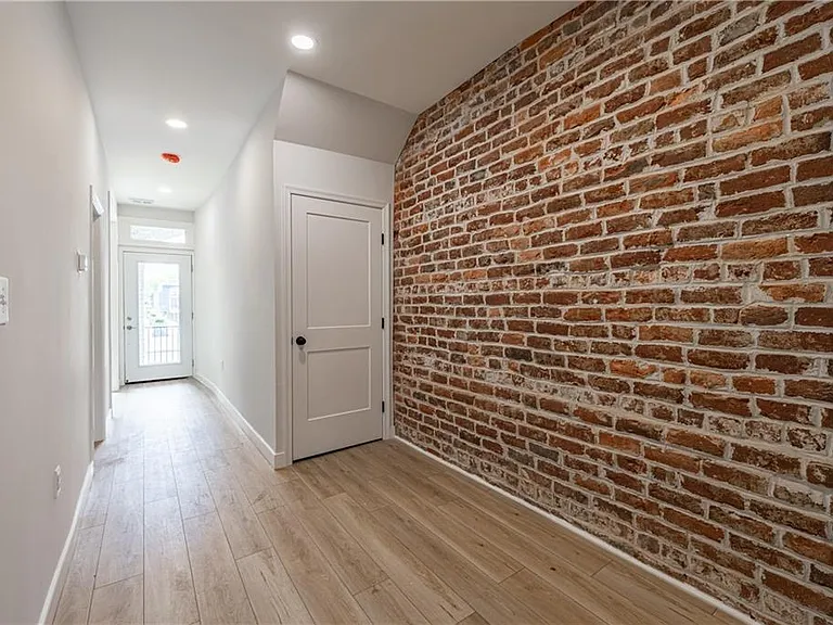 113 S Stafford Ave #B — Photo 8