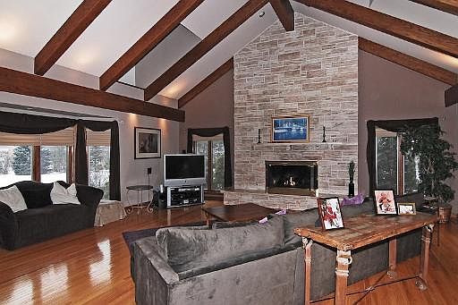 3rd image of 21392 Vermont Ct