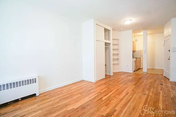 Rented by City Connections Realty | media 8