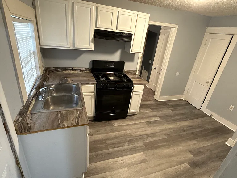 714 Inez St — Photo 3