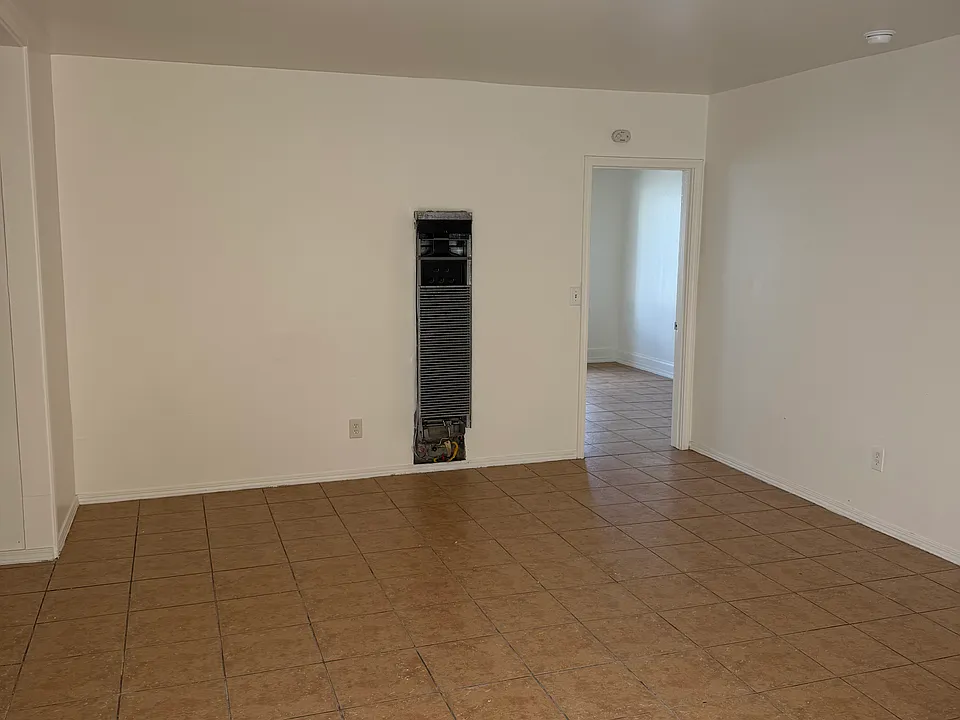 2538 1/2 N Soto St #2538