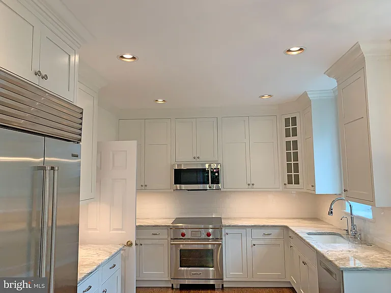 414 Old Lancaster Rd #405 — Photo 11