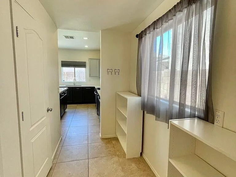 12109 W Avenida Del Rey — Photo 9